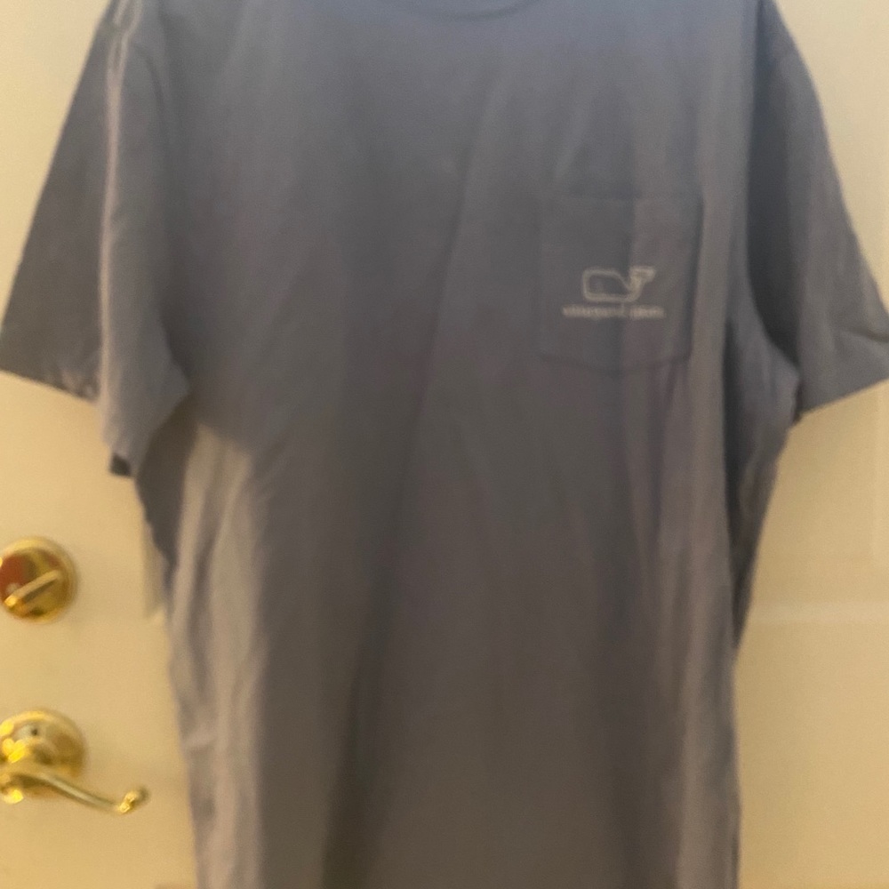 Men’s Large Vineyard Vine T Shirt